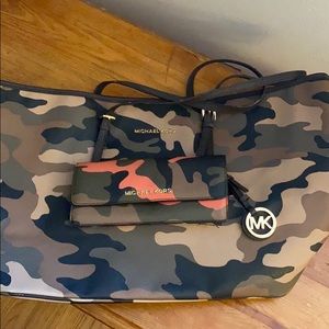 Michael Kors Camo shoulder bag & wallet